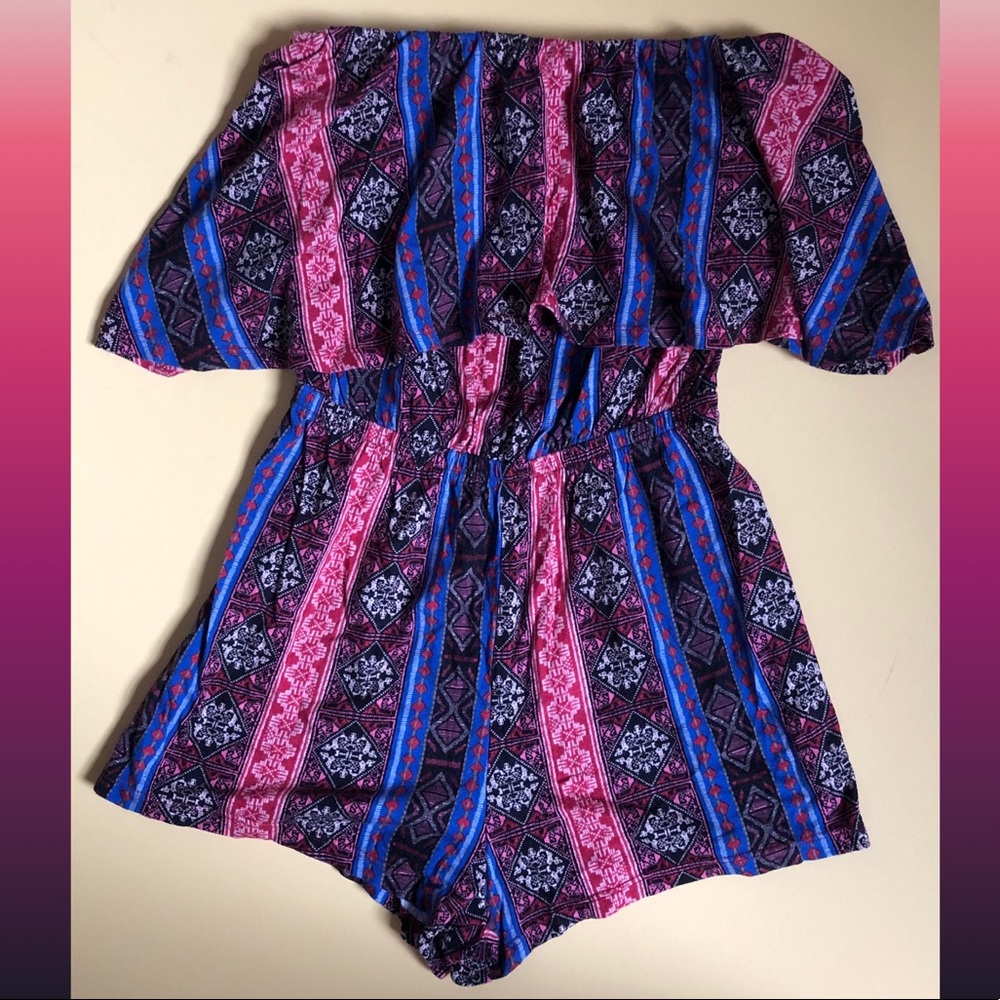 Patterned Strapless Romper - Picture 2 of 5